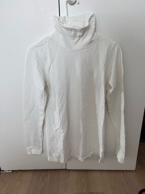 Athleta White Ribbed Turtleneck Long Sleeve Top